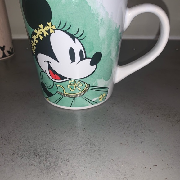 St Patrick’s Disney Minnie Mouse mug - Picture 3 of 3